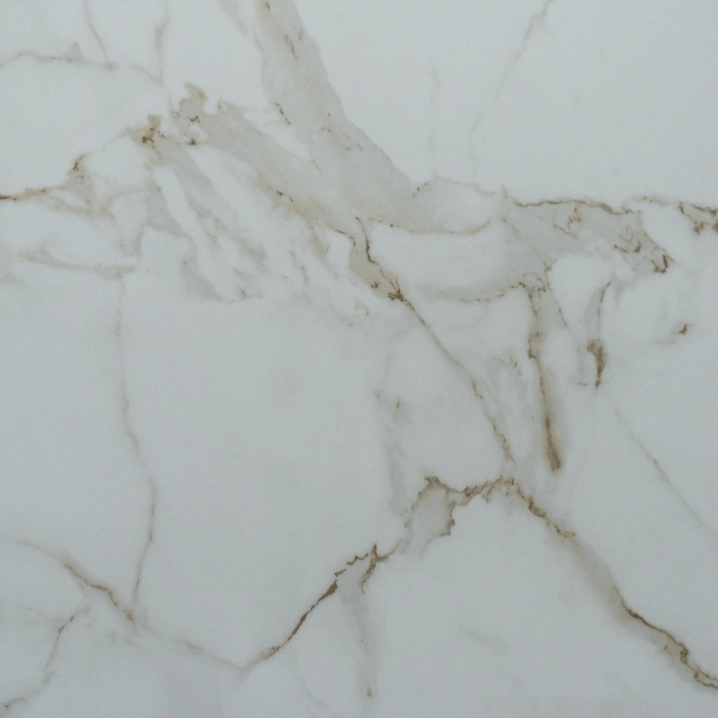 Mesa de Centro Castorano en madera nativa solida hecho en chile con Dekton