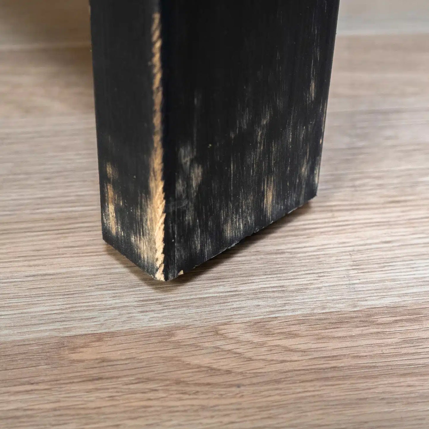 Mesa de comedor Albareto en Madera Nativa Solida hecho en Chile