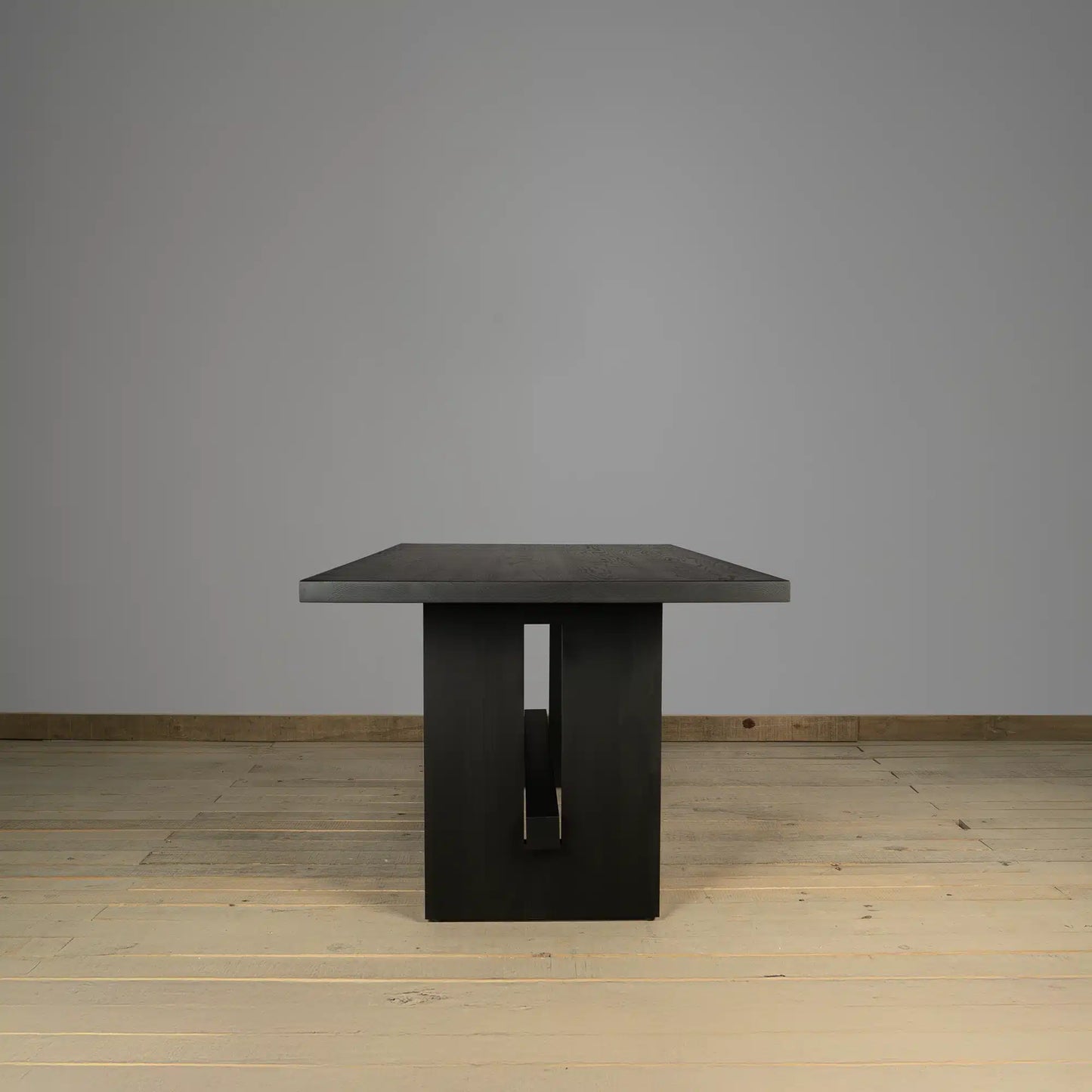 Mesa de comedor Imperia en Madera Nativa Solida hecho en Chile