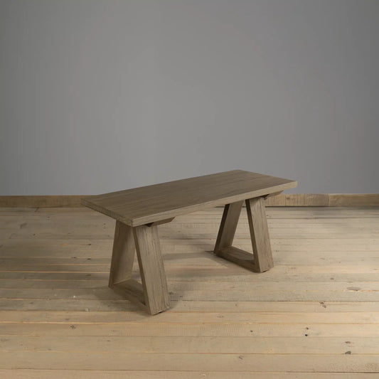 Banqueta Ardara en madera nativa solida hecho en chile