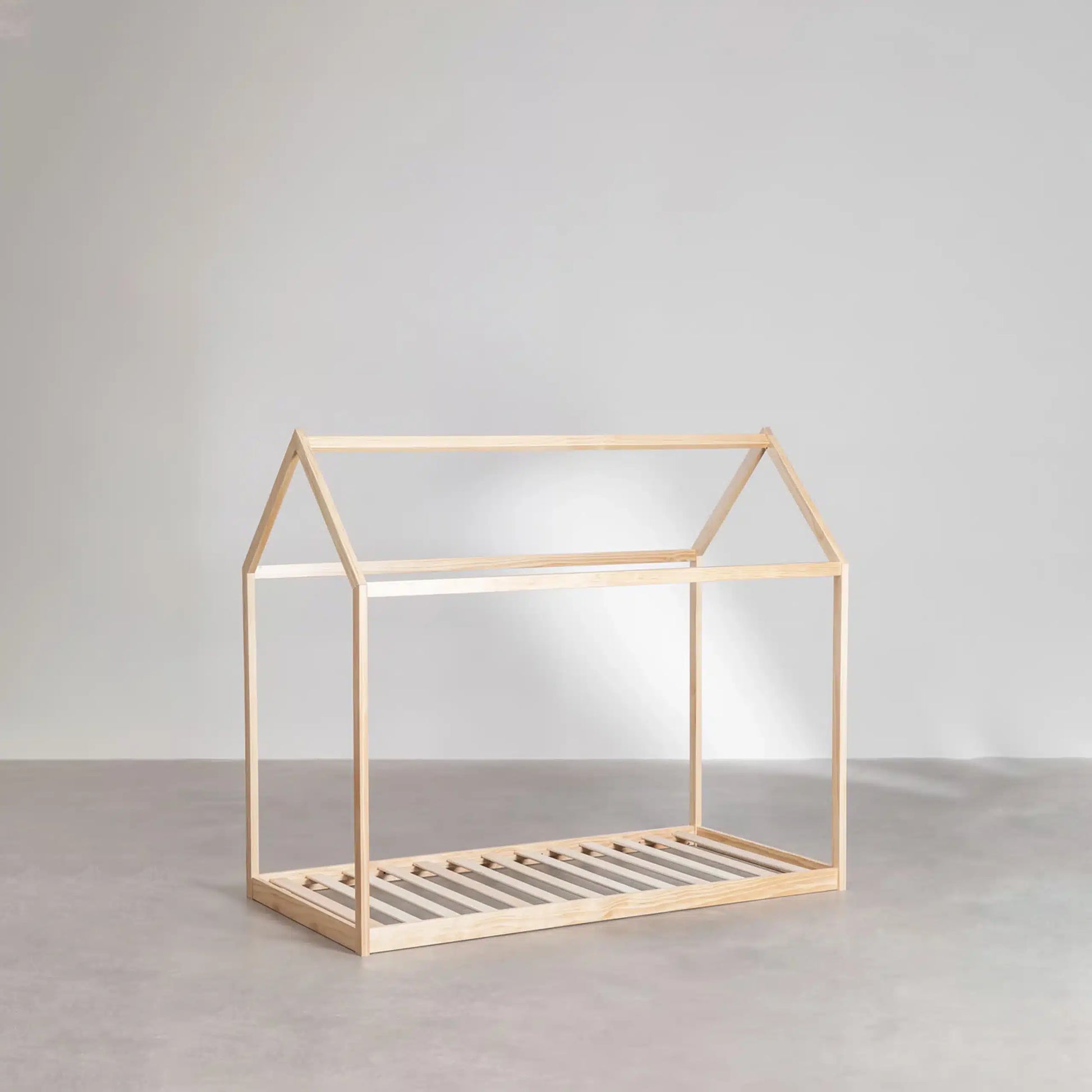 Cama Montessori Luminello de Madera Nativa Solida hecho en Chile