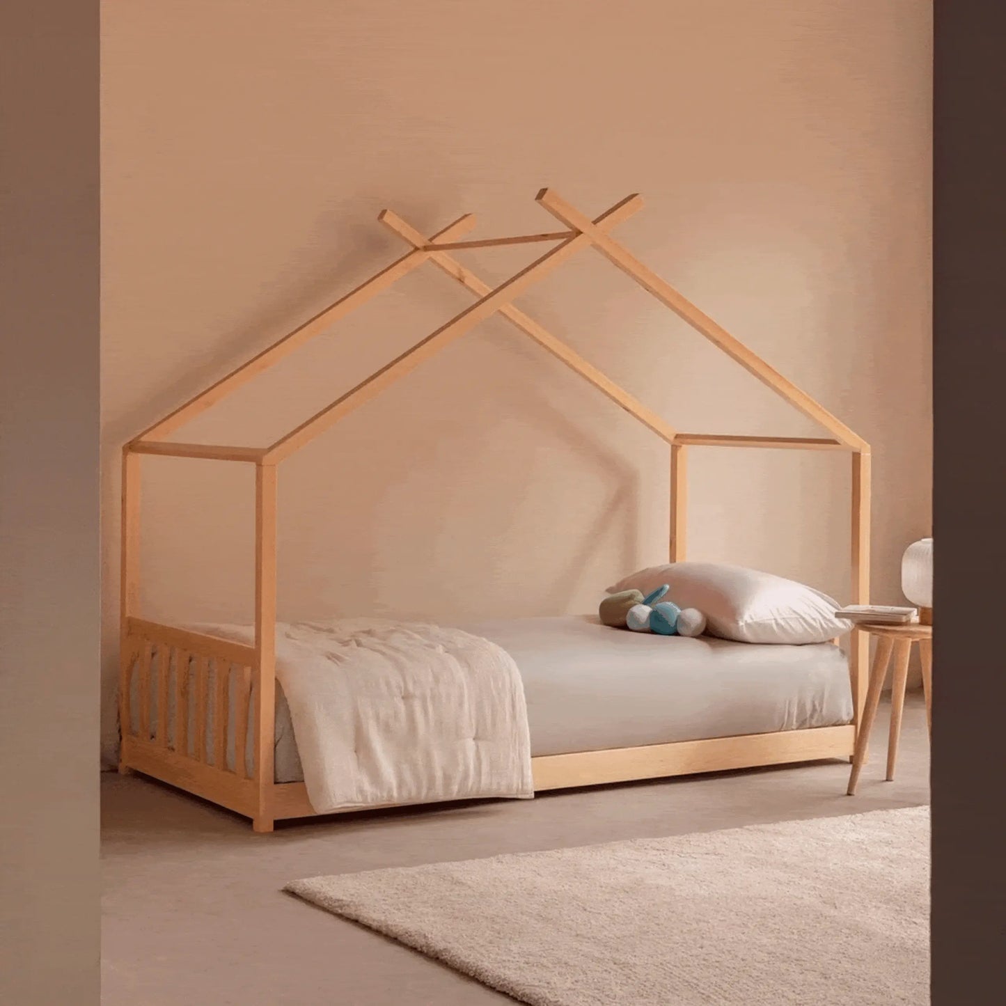 Cama Montessori de Madera Nativa Solida hecho en Chile