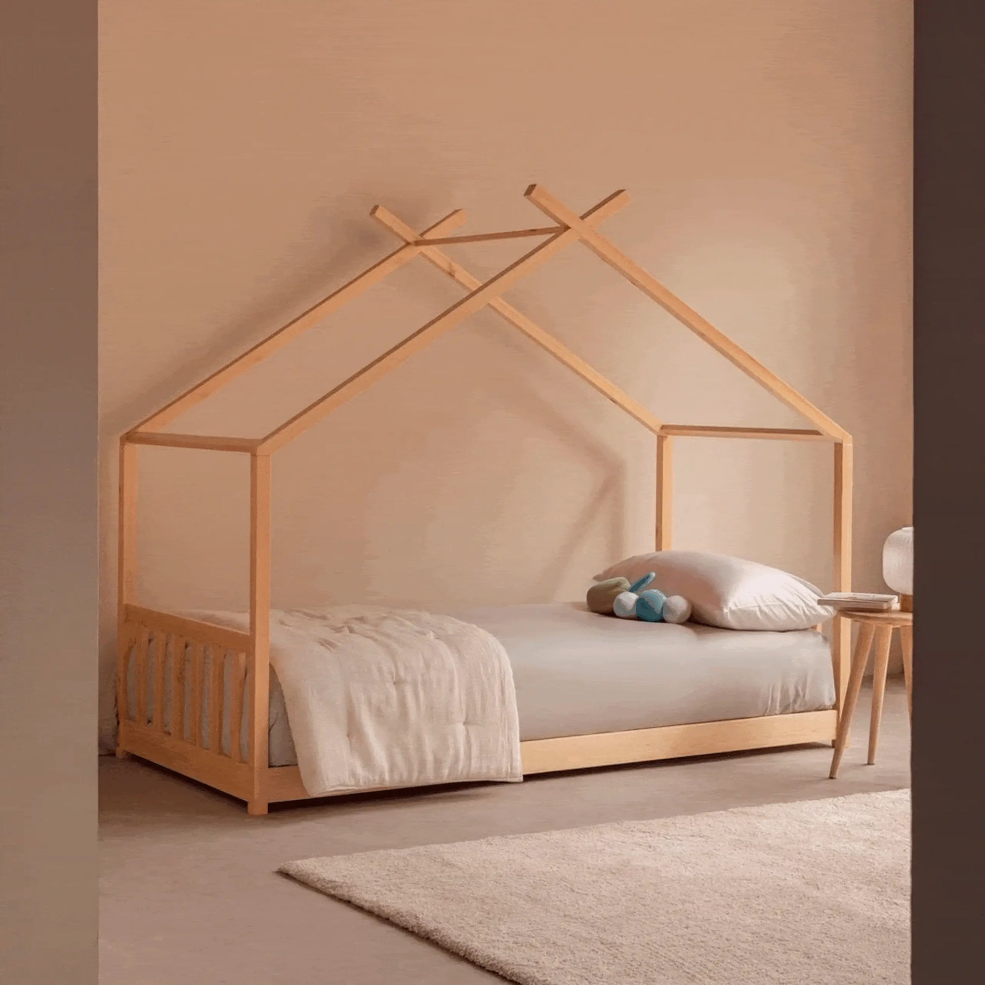 Cama Montessori de Madera Nativa Solida hecho en Chile