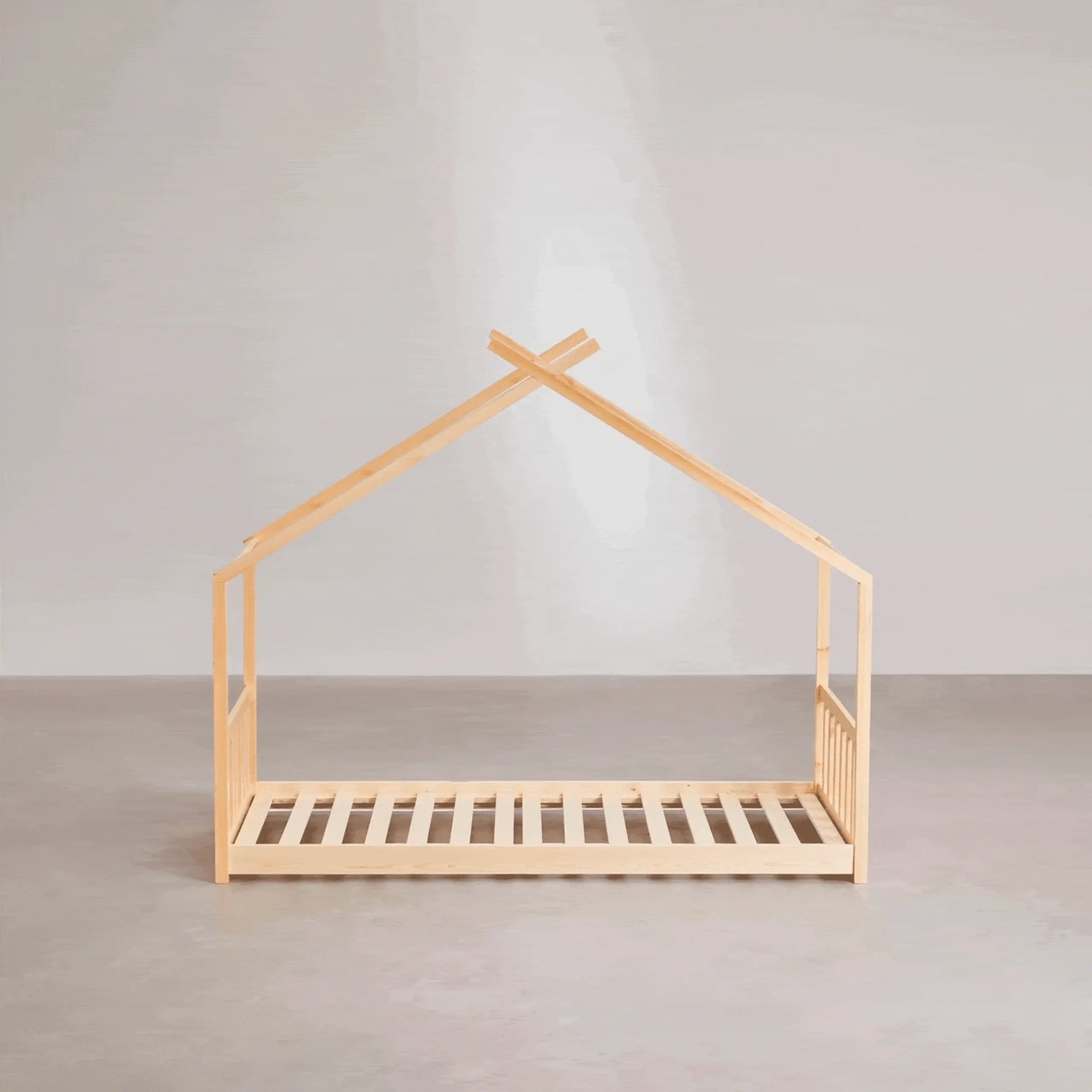 Cama Montessori de Madera Nativa Solida hecho en Chile