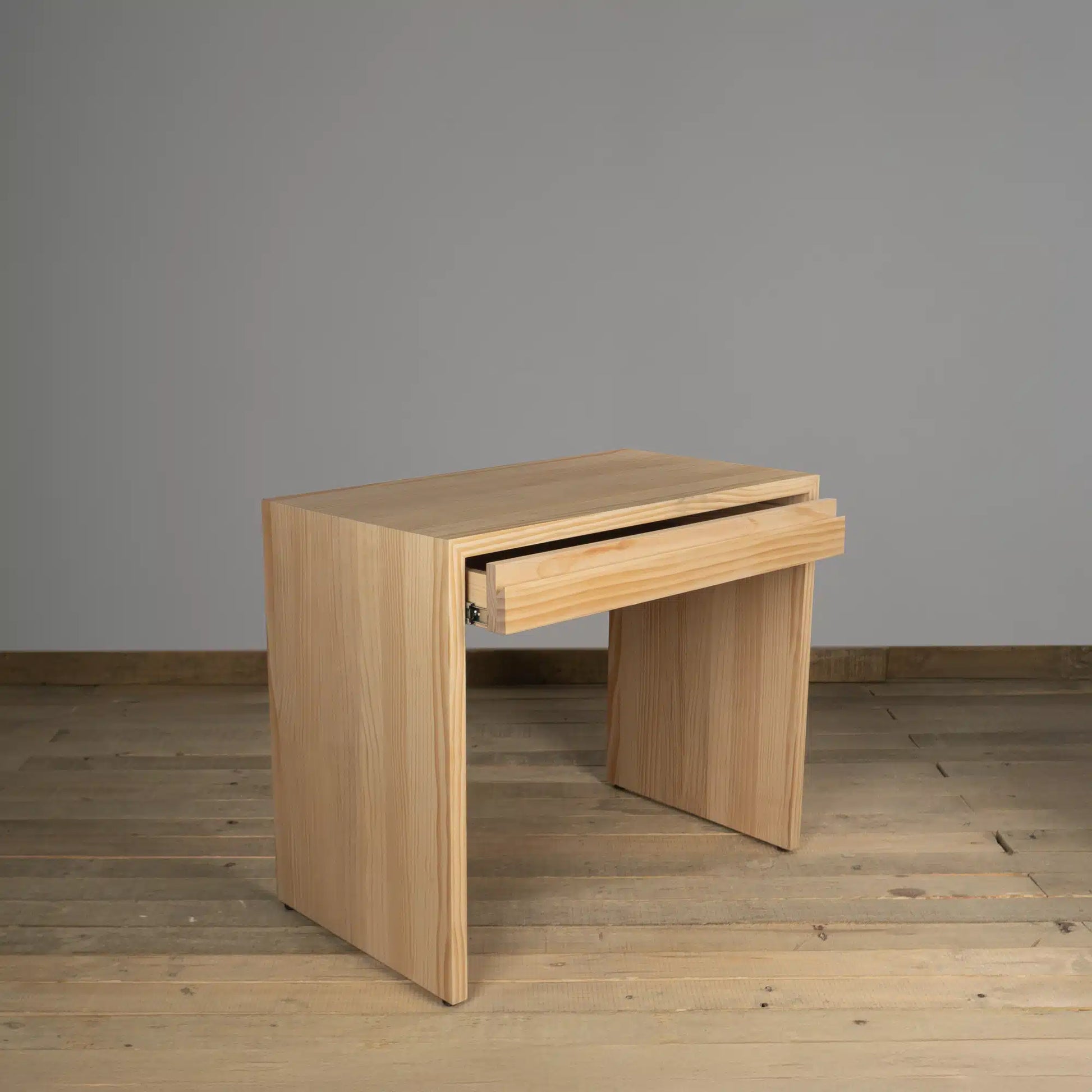 Escritorio Macerata en Madera Nativa Solida hecho en Chile