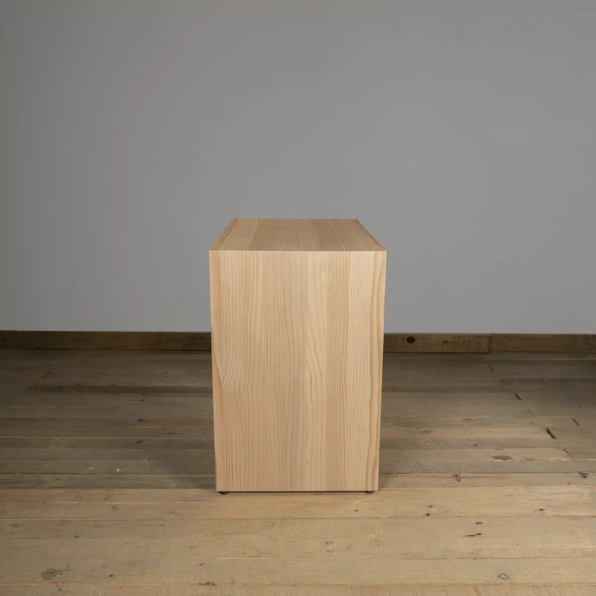 Escritorio Macerata en Madera Nativa Solida hecho en Chile