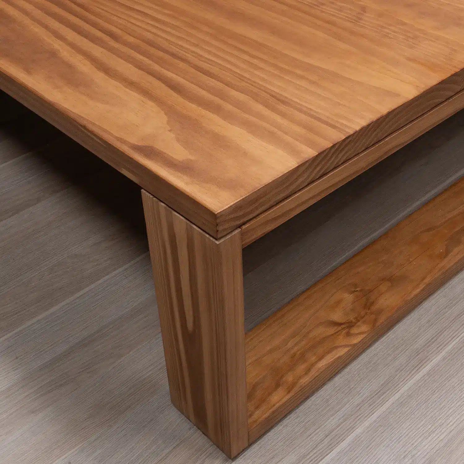 Mesa de Centro Baressa en Madera Nativa Solida hecho en Chile