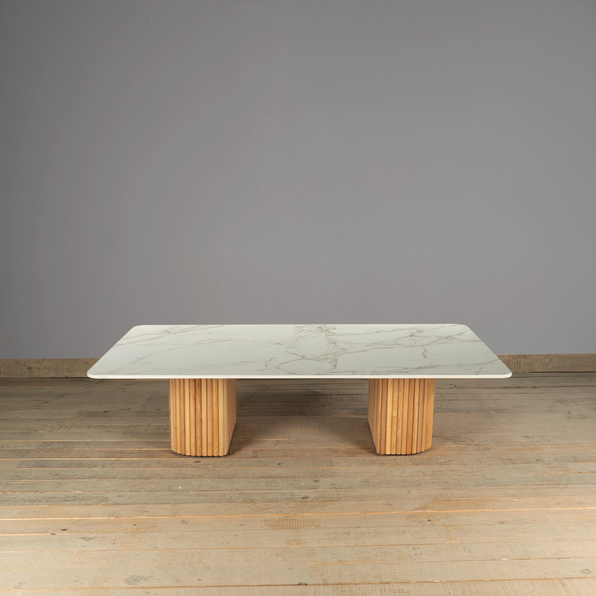 Mesa de Centro Castorano en madera nativa solida hecho en chile con Dekton