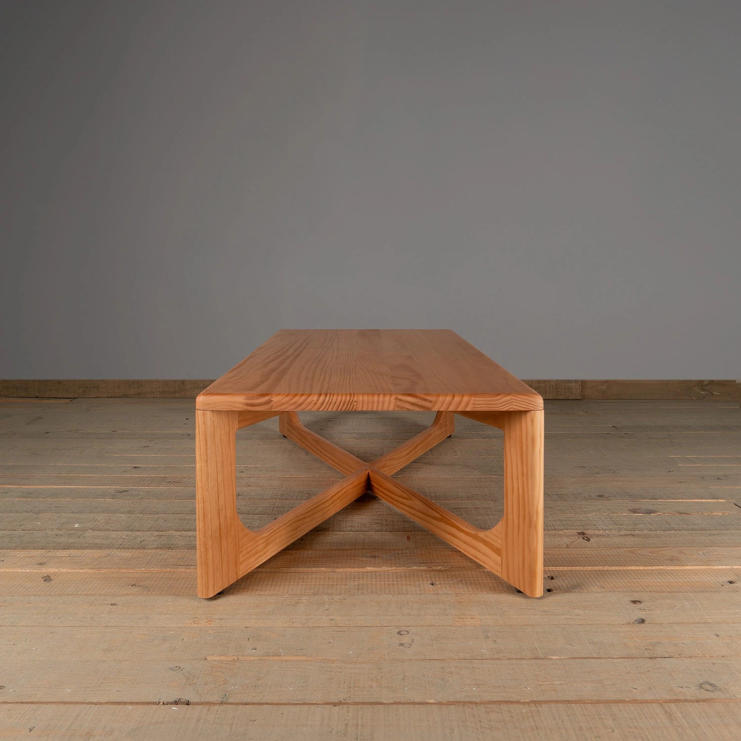 Mes de Centro Catania en Madera Nativa Solida hecho en Chile