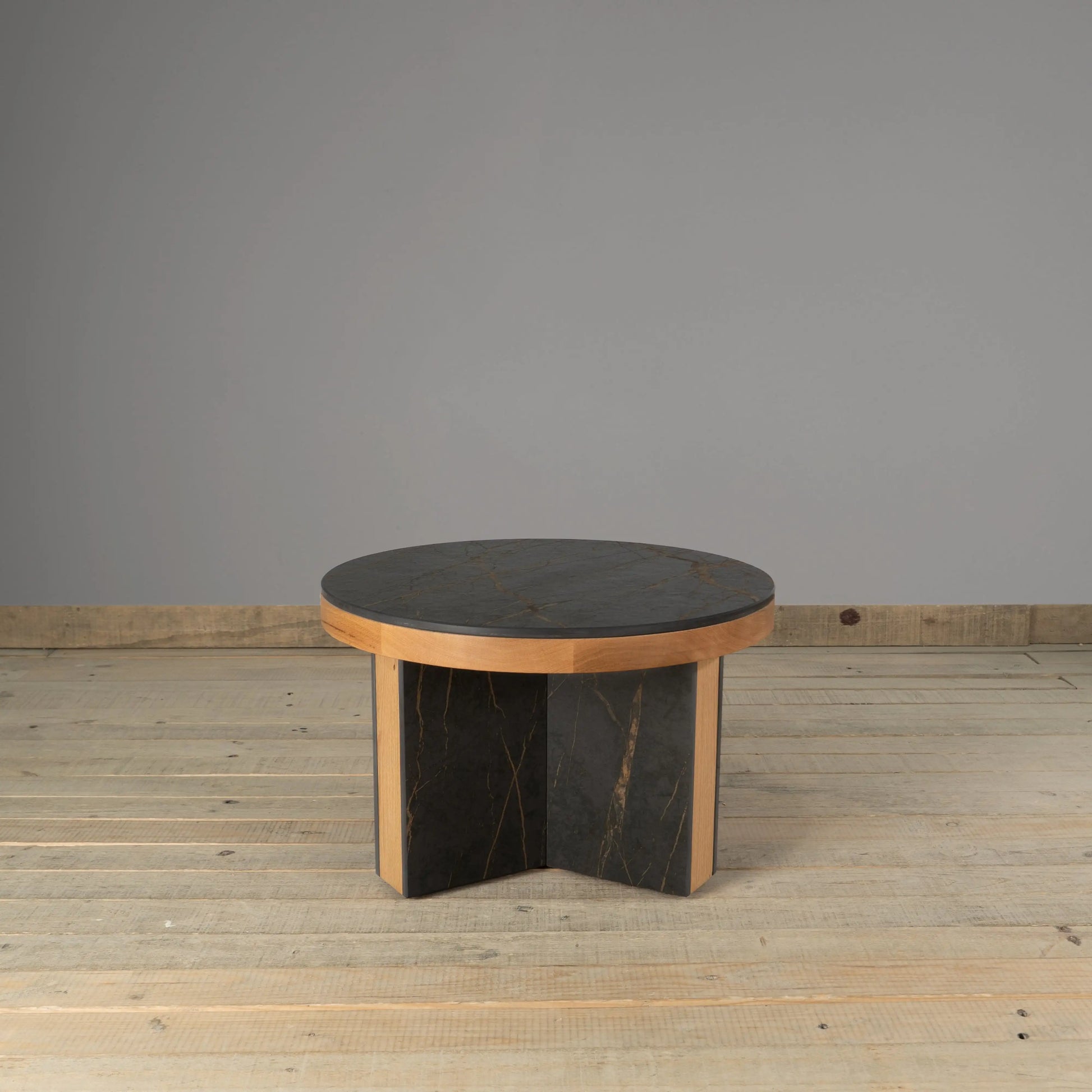 Mesa de centro giulianova en madera nativa sólida hecho en Chile con Dekton