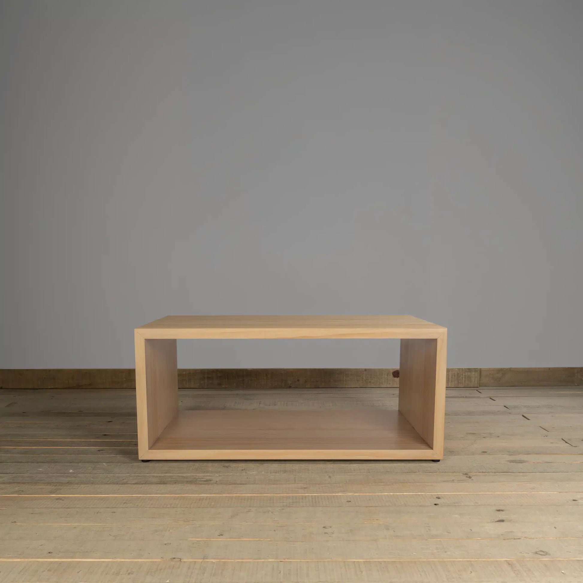 Mesa de Centro Macerata en Madera Nativa Solida hecho en Chile