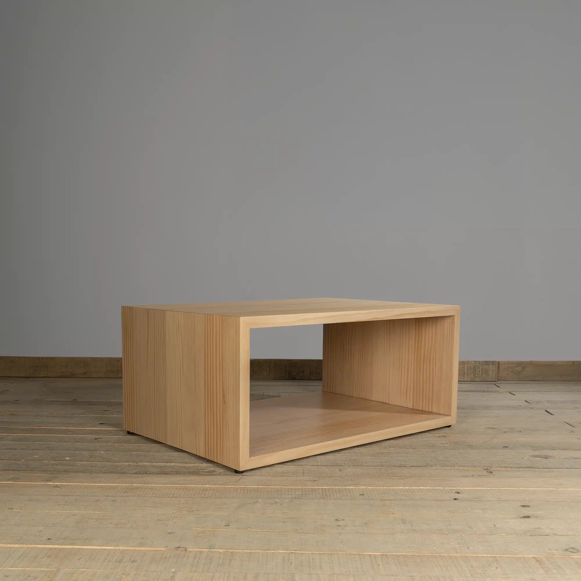 Mesa de Centro Macerata en Madera Nativa Solida hecho en Chile