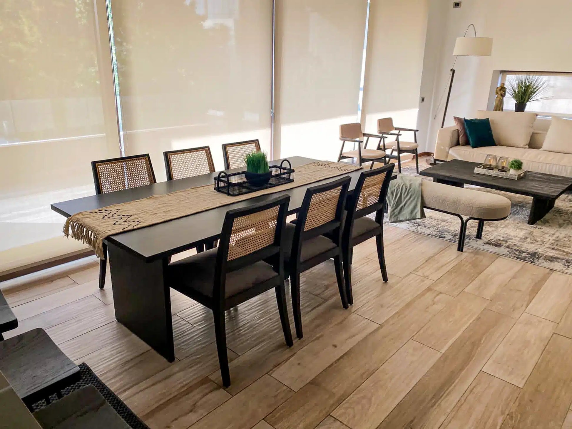 Mesa de comedor Alberona en Madera Nativa Solida hecho en Chile