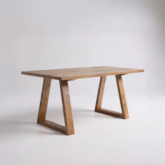 Mesa de comedor Ardara en Madera Nativa Solida hecho en Chile