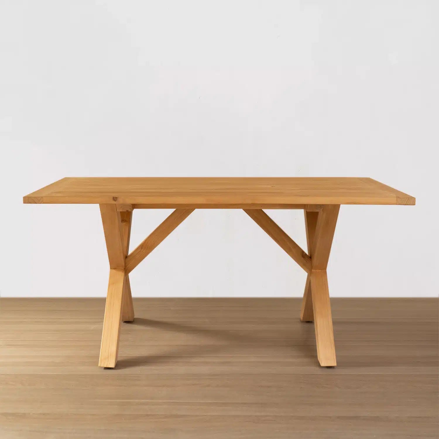 Mesa de comedor Consenza en Madera Nativa Solida hecho en Chile
