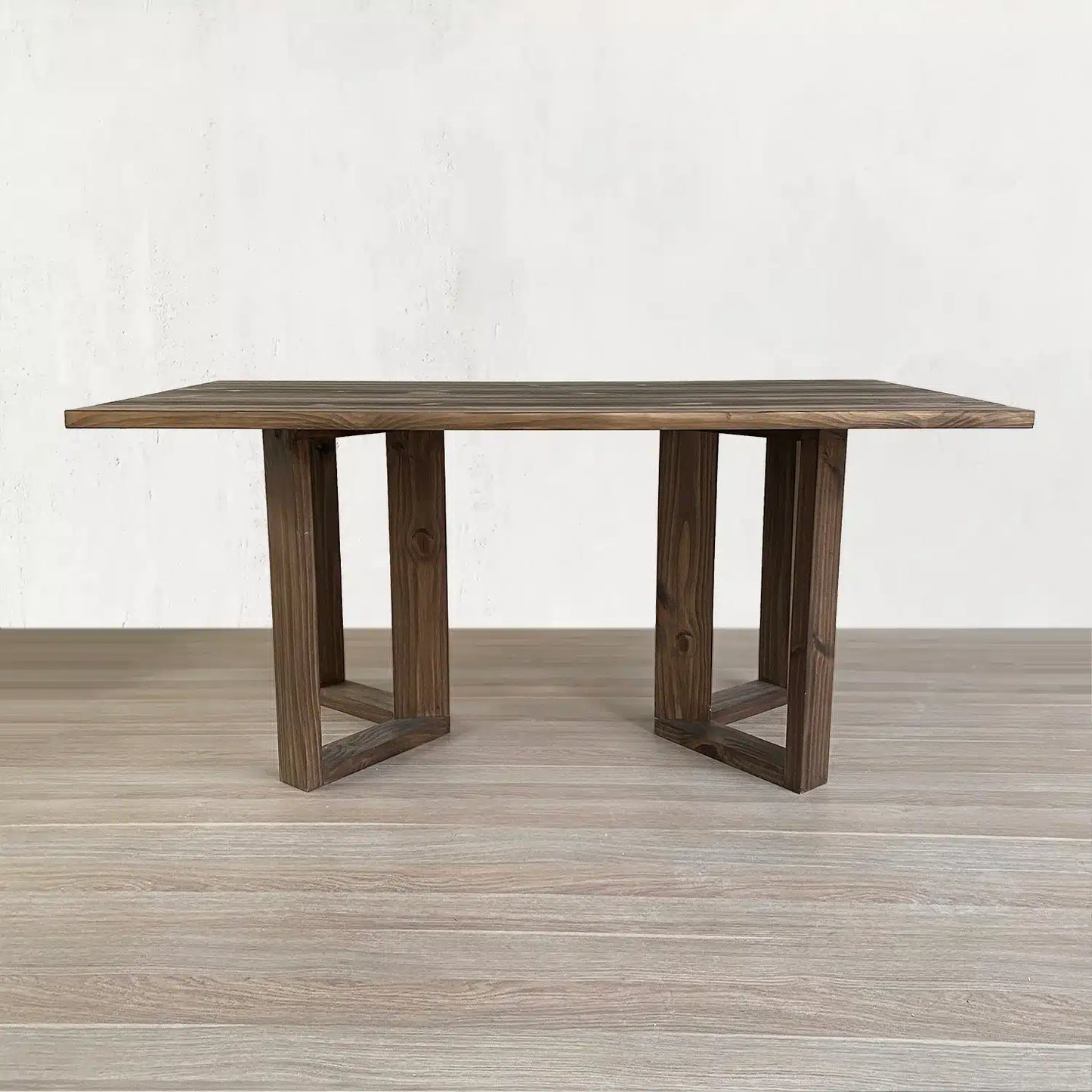 Mesa de comedor Finestra en Madera Nativa Solida hecho en Chile