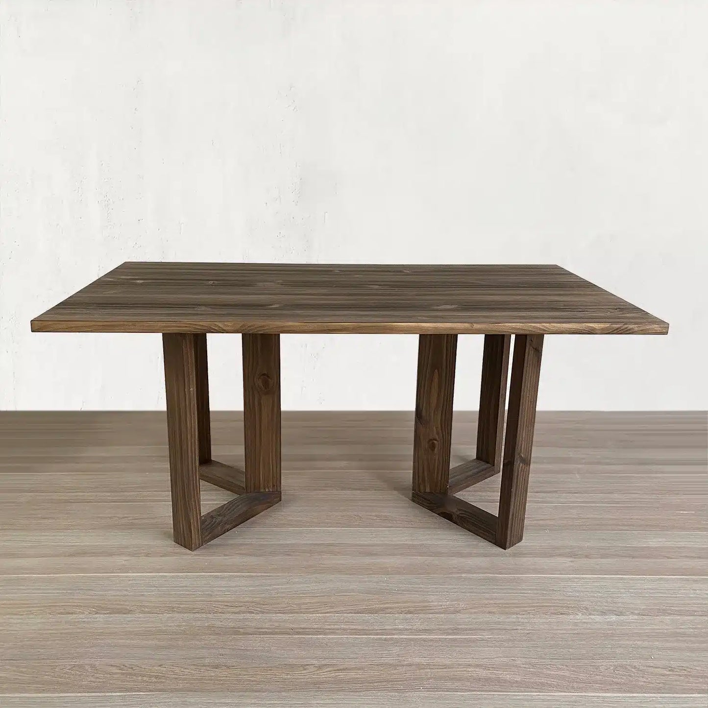 Mesa de comedor Finestra en Madera Nativa Solida hecho en Chile