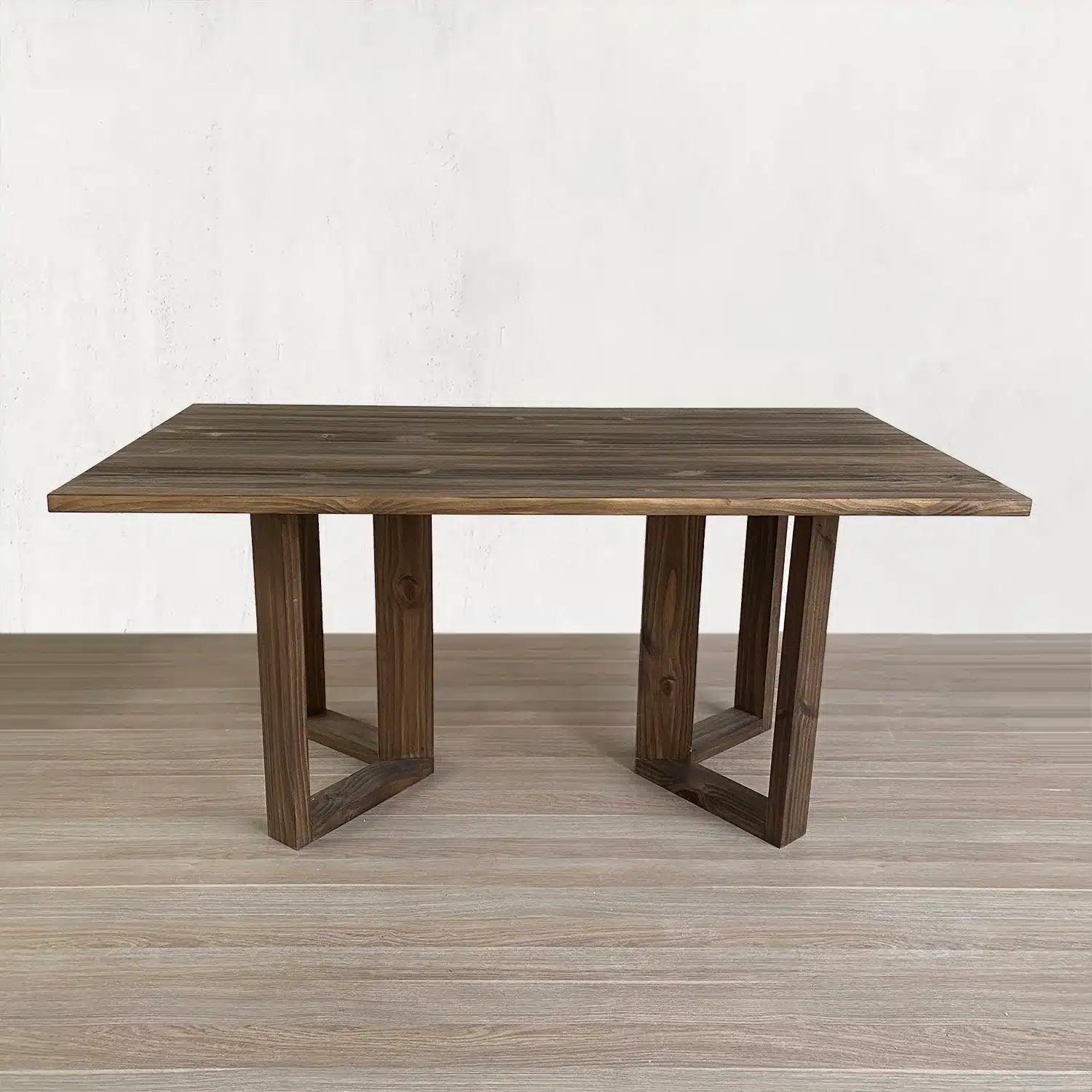 Mesa de comedor Finestra en Madera Nativa Solida hecho en Chile