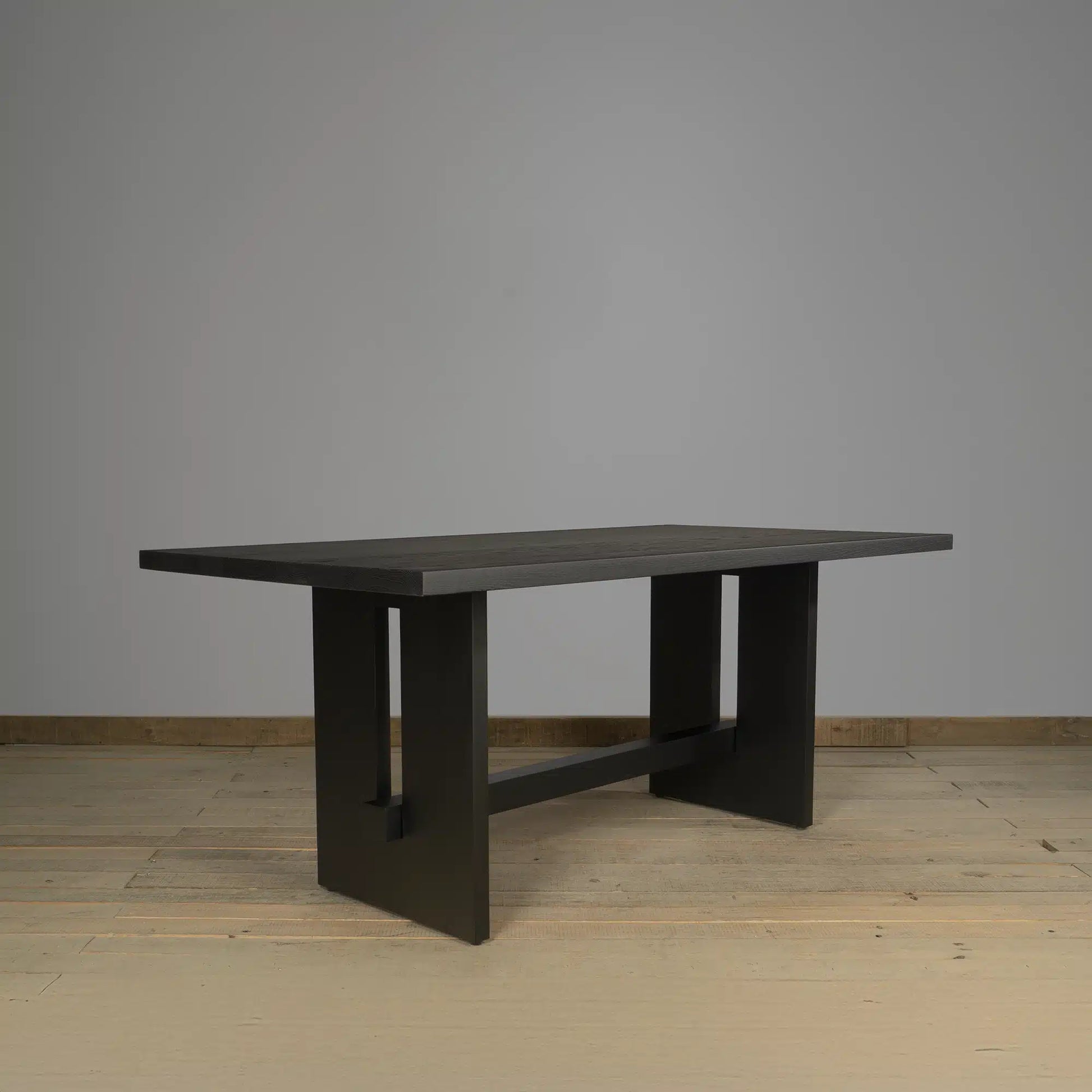 Mesa de comedor Imperia en Madera Nativa Solida hecho en Chile