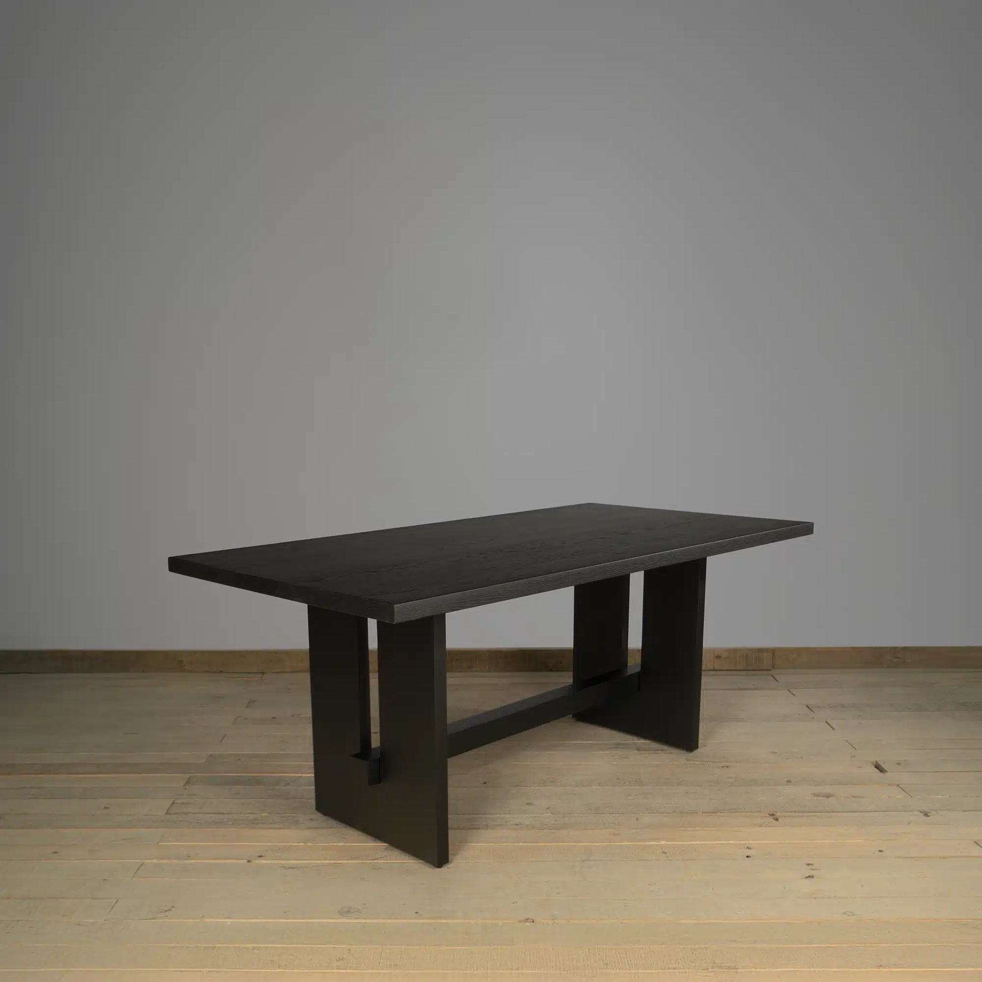 Mesa de comedor Imperia en Madera Nativa Solida hecho en Chile