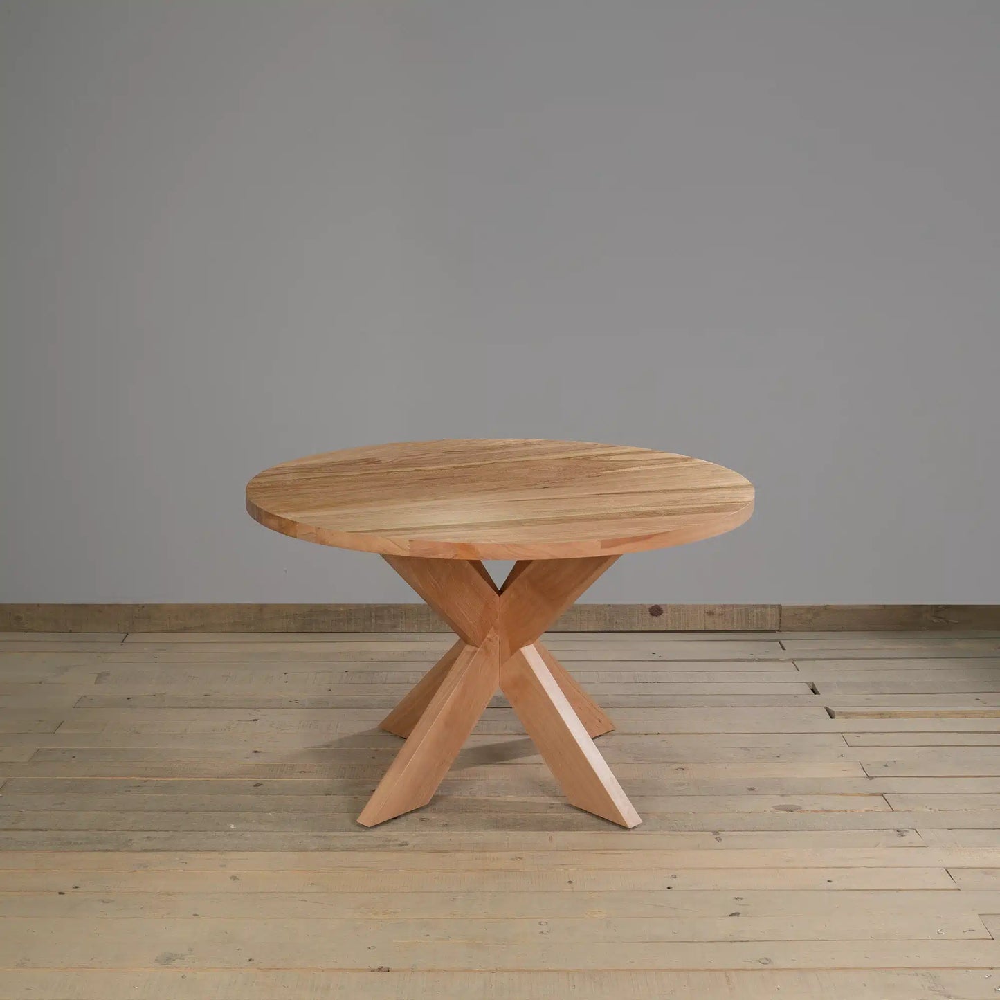 Mesa de comedor Montesilvano en Madera Nativa Solida hecho en Chile
