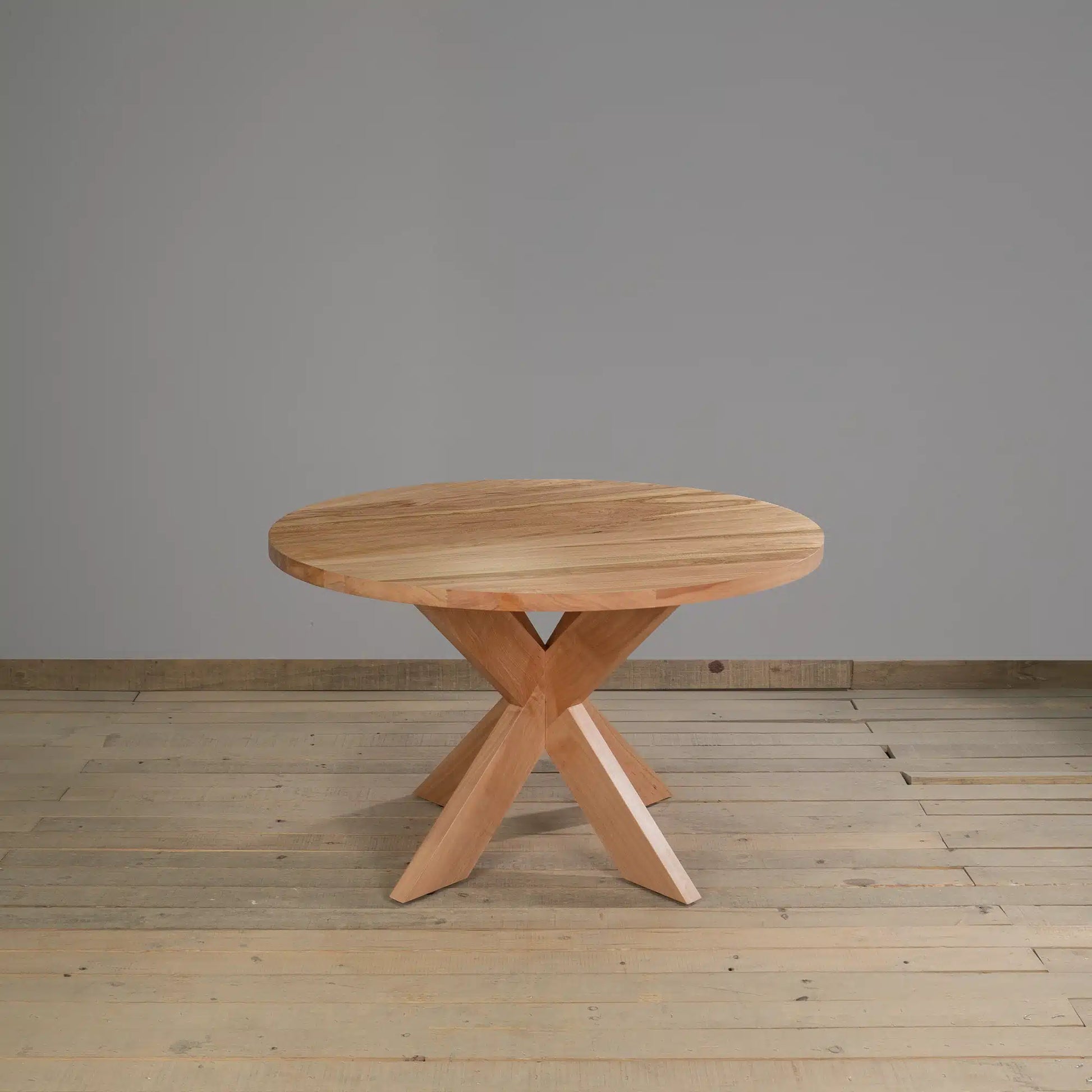 Mesa de comedor Montesilvano en Madera Nativa Solida hecho en Chile