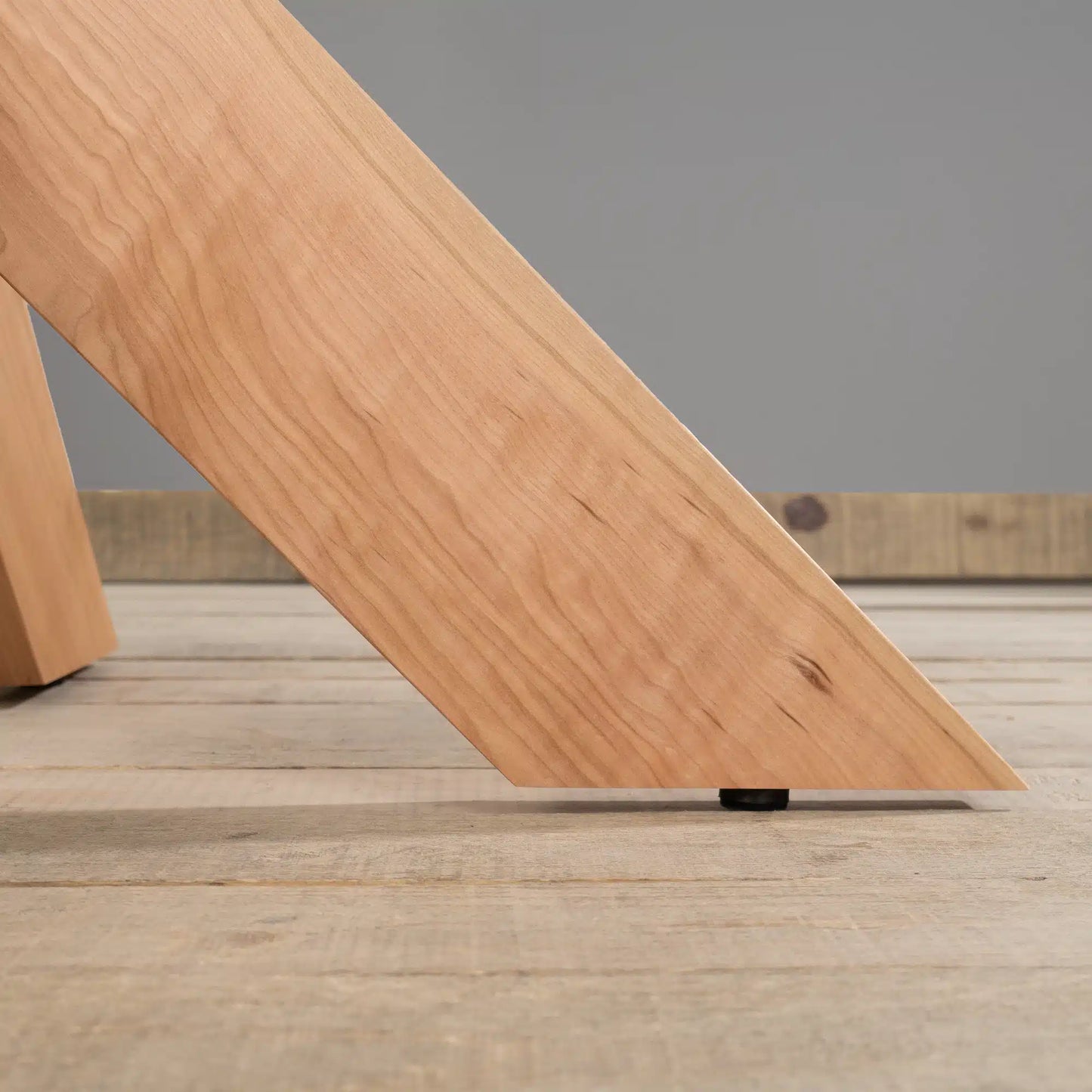 Mesa de comedor Montesilvano en Madera Nativa Solida hecho en Chile