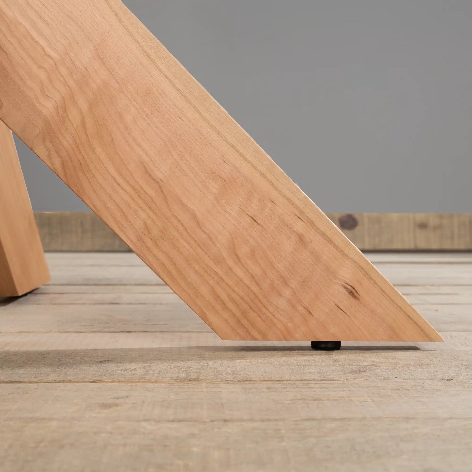 Mesa de comedor Montesilvano en Madera Nativa Solida hecho en Chile