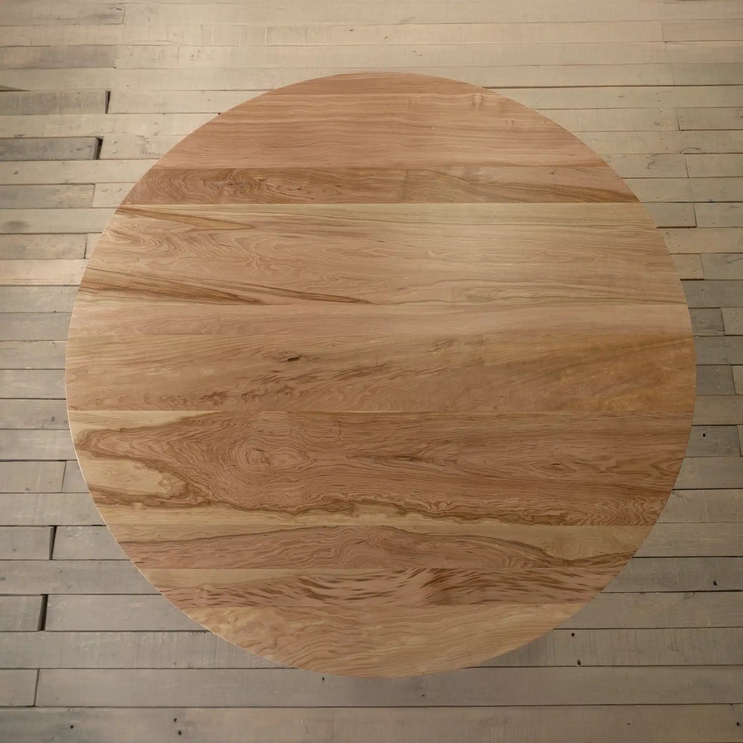 Mesa de comedor Montesilvano en Madera Nativa Solida hecho en Chile