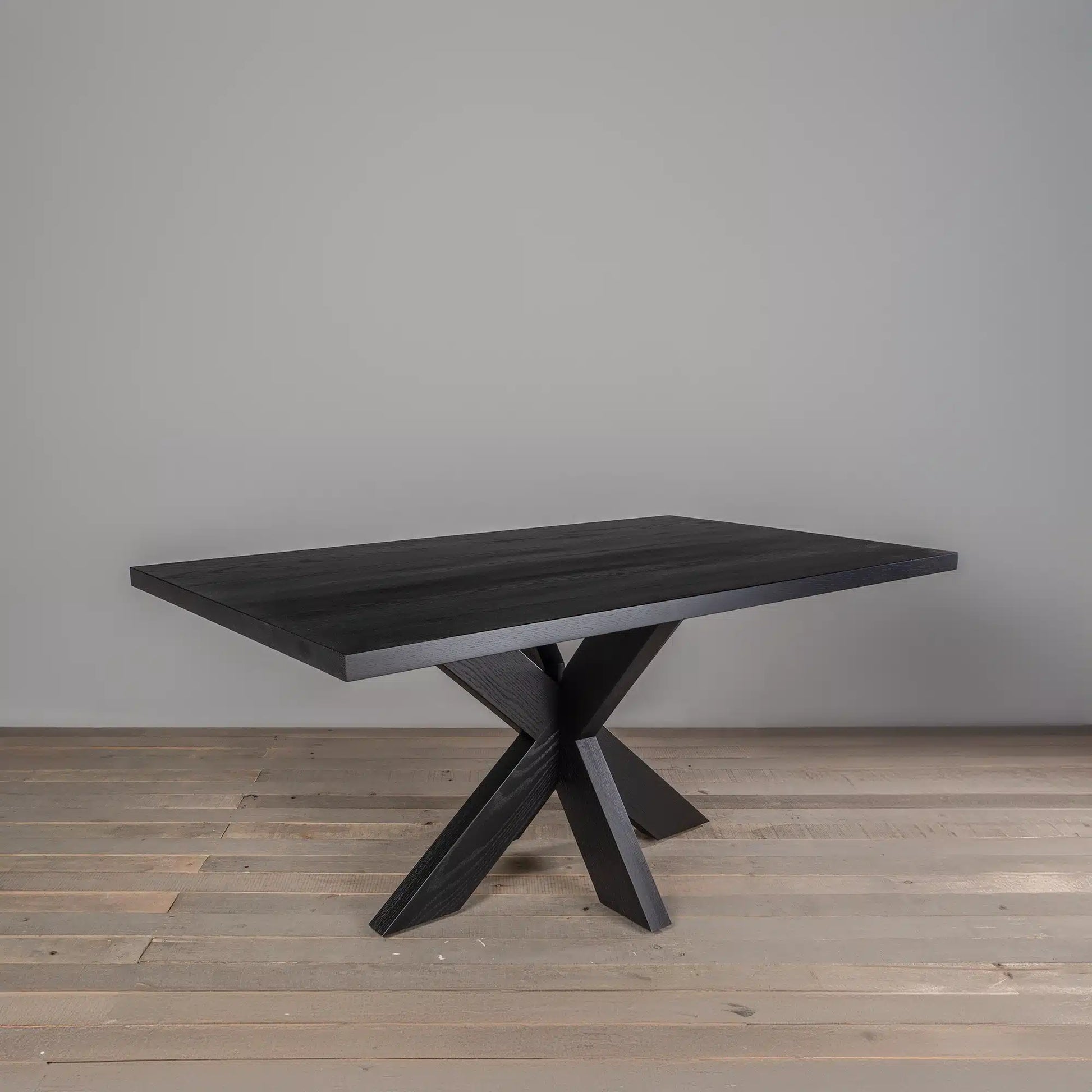 Mesa de comedor Montesilvano en Madera Nativa Solida hecho en Chile