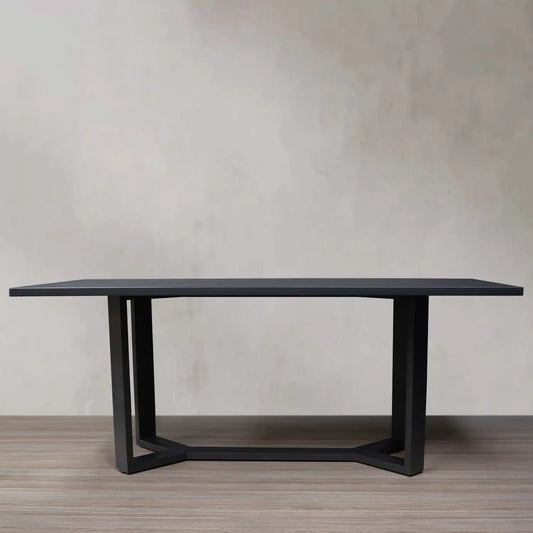 Mesa de comedor Noreglia en Madera Nativa Solida hecho en Chile