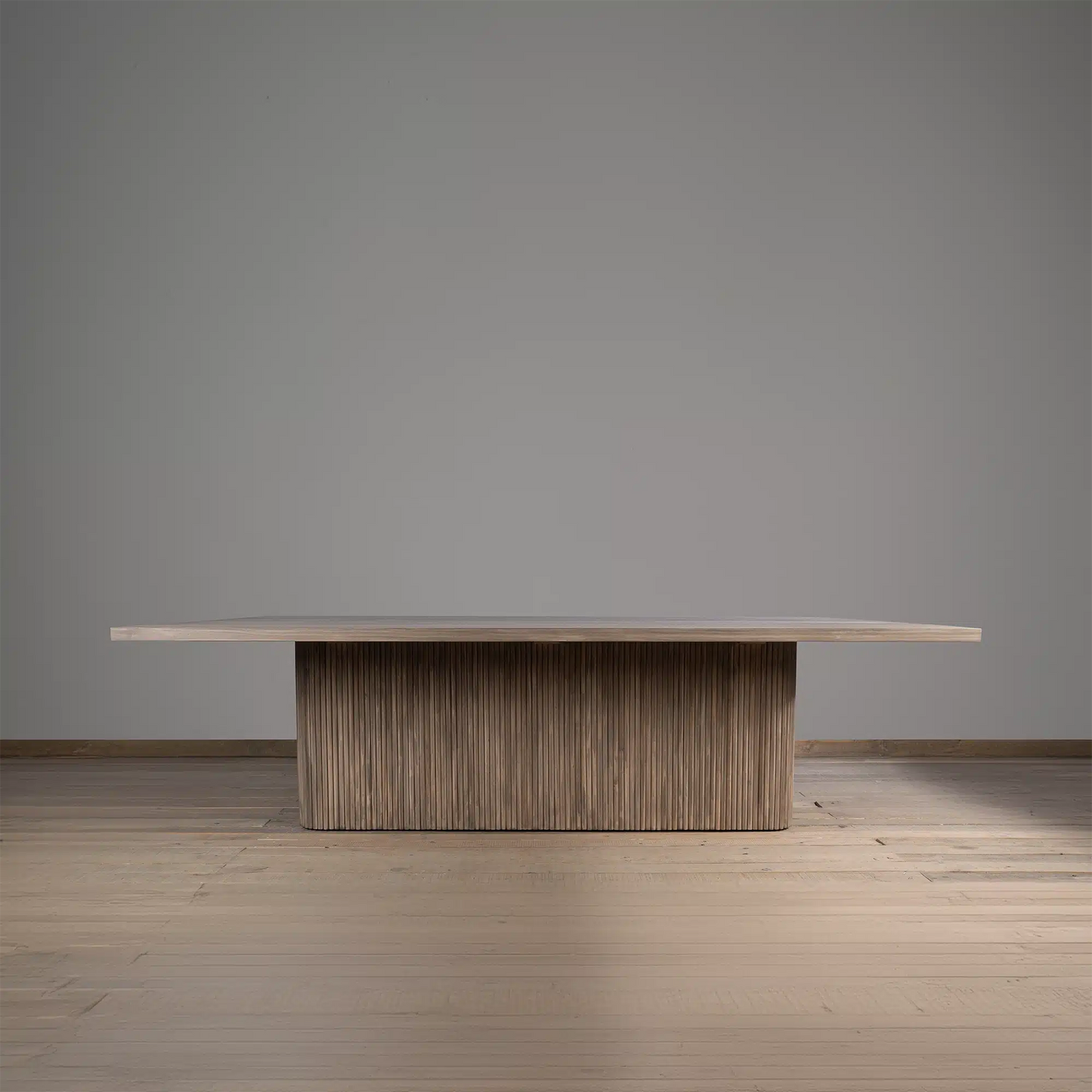 Mesa de Comedor Piacenza en Madera Nativa Solida hecho en Chile