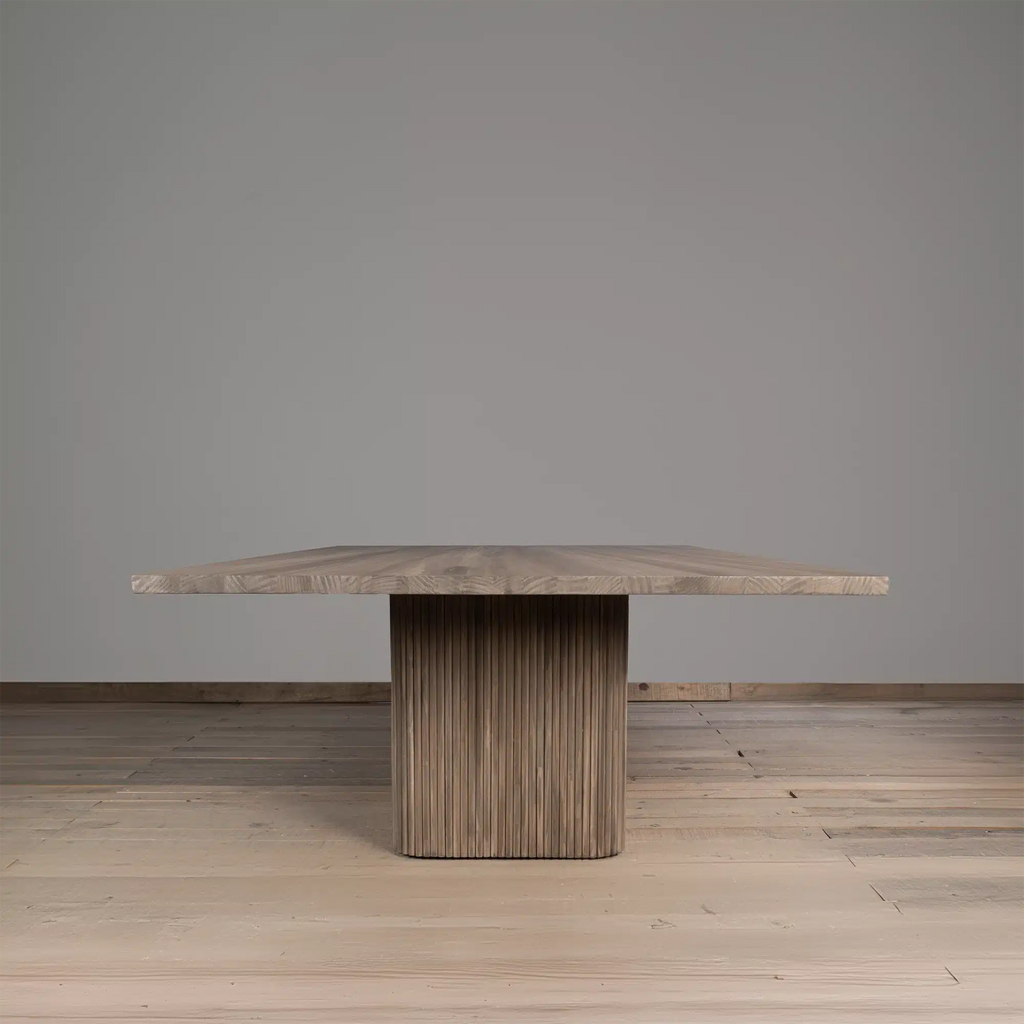 Mesa de Comedor Piacenza en Madera Nativa Solida hecho en Chile