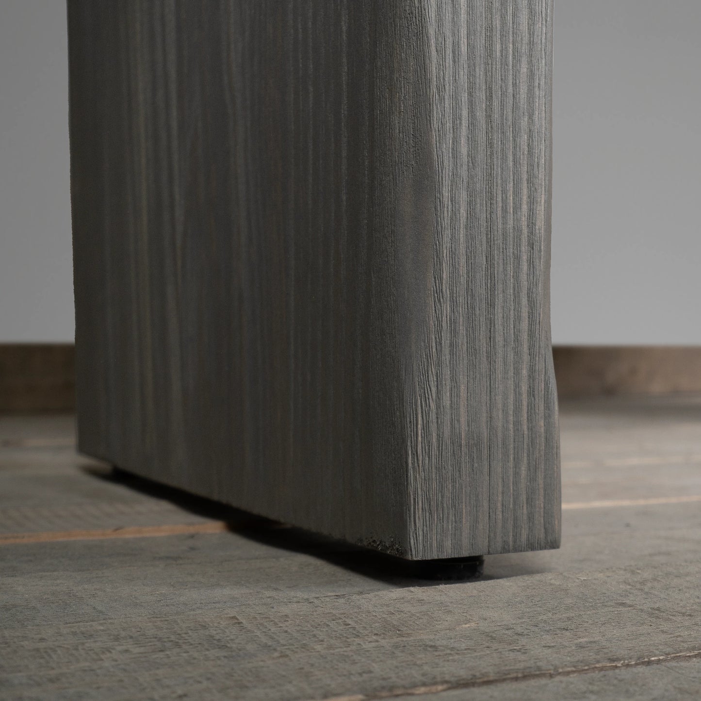 Mesa de comedor Pieranica de madera nativa solida hecha en Chile