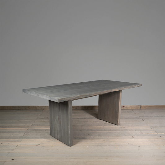 Mesa de comedor Pieranica de madera nativa solida hecha en Chile