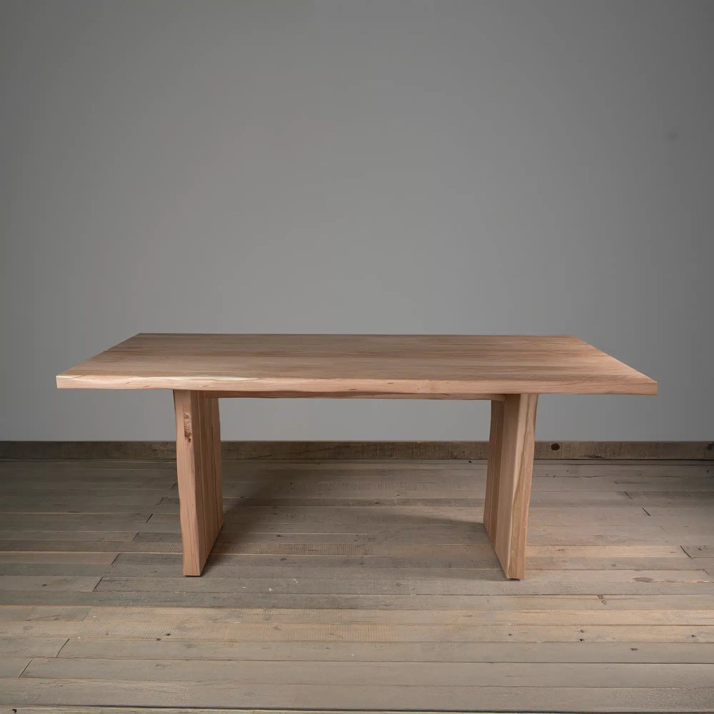 Mesa de comedor Pieranica en Madera Nativa Solida hecho en Chile