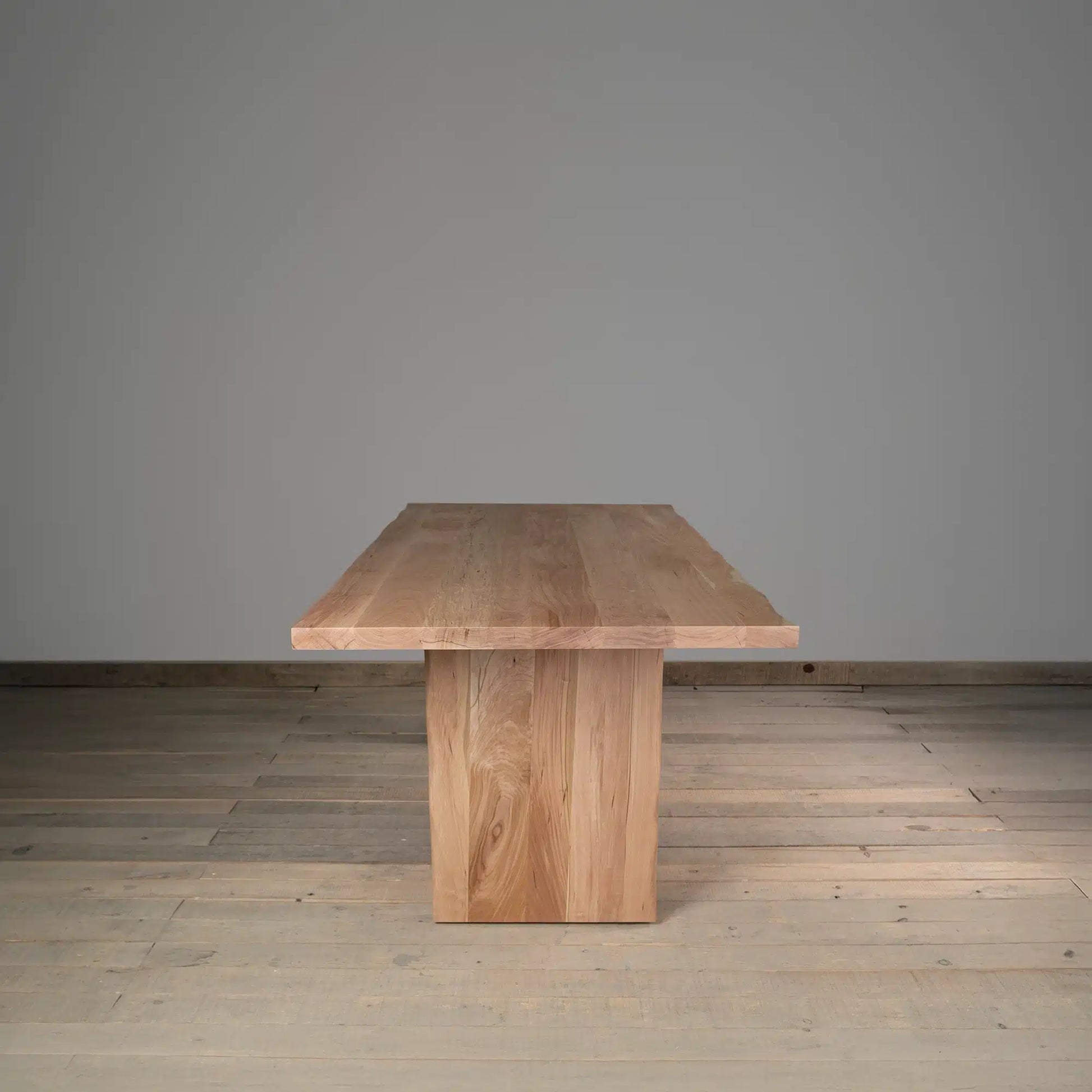 Mesa de comedor Pieranica en Madera Nativa Solida hecho en Chile