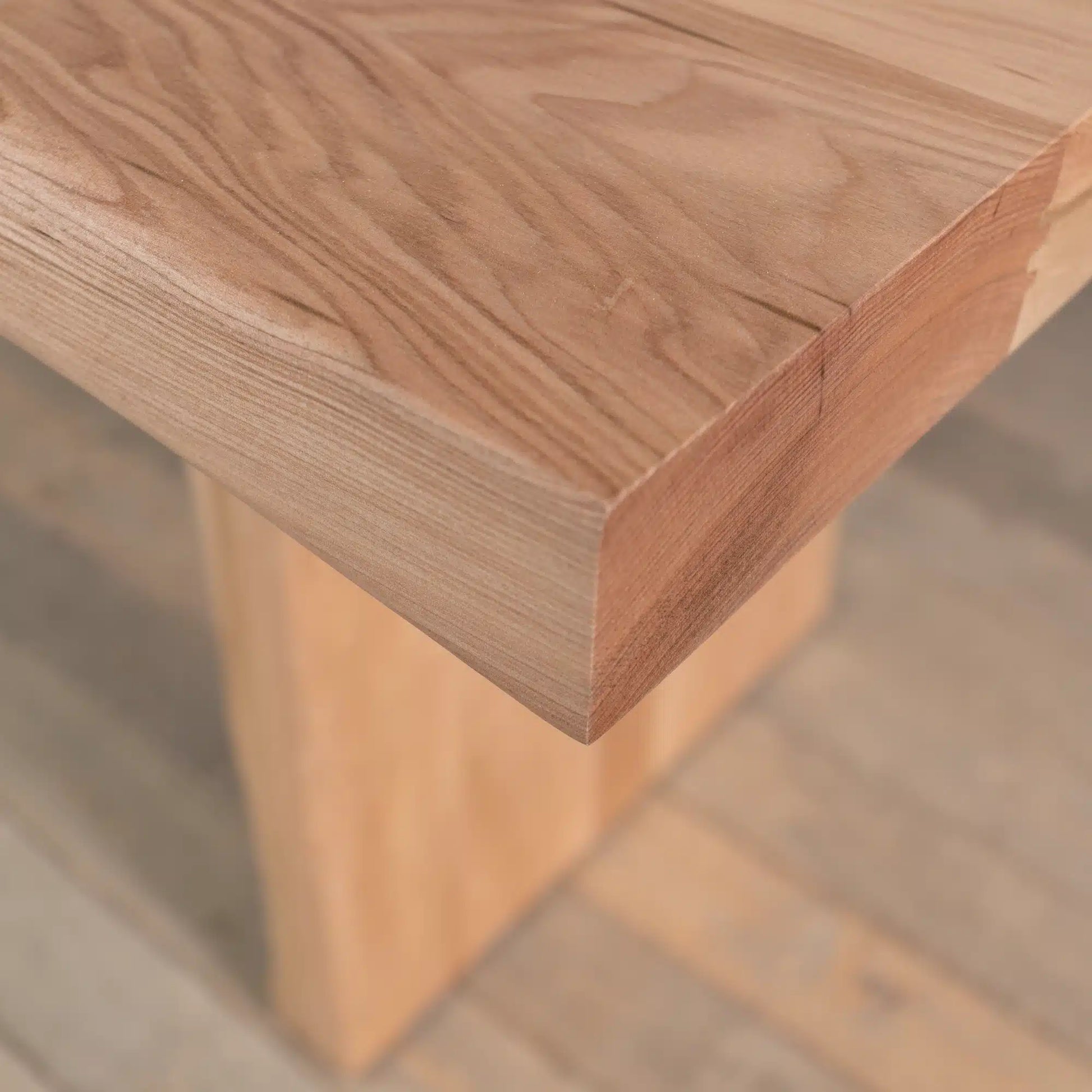 Mesa de comedor Pieranica en Madera Nativa Solida hecho en Chile