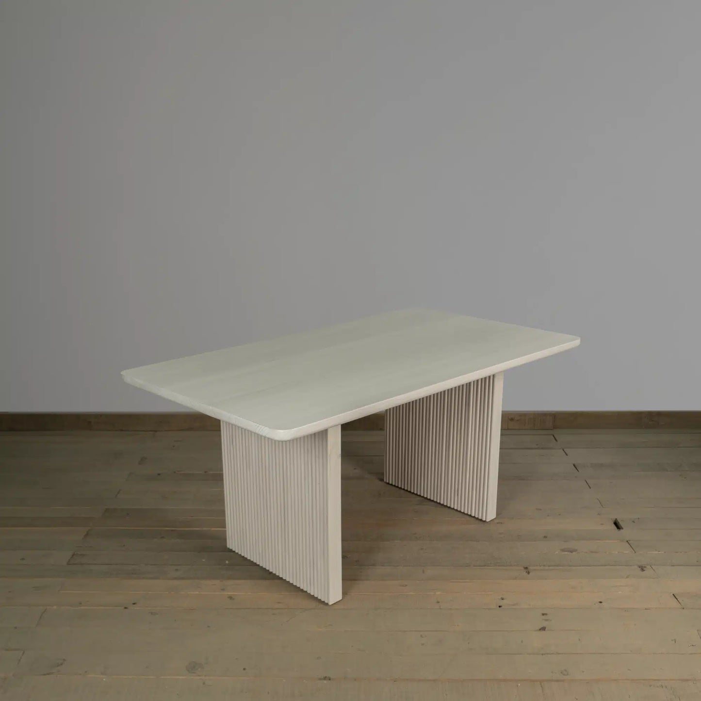 Mesa de comedor Terralba en Madera Nativa Solida hecho en Chile