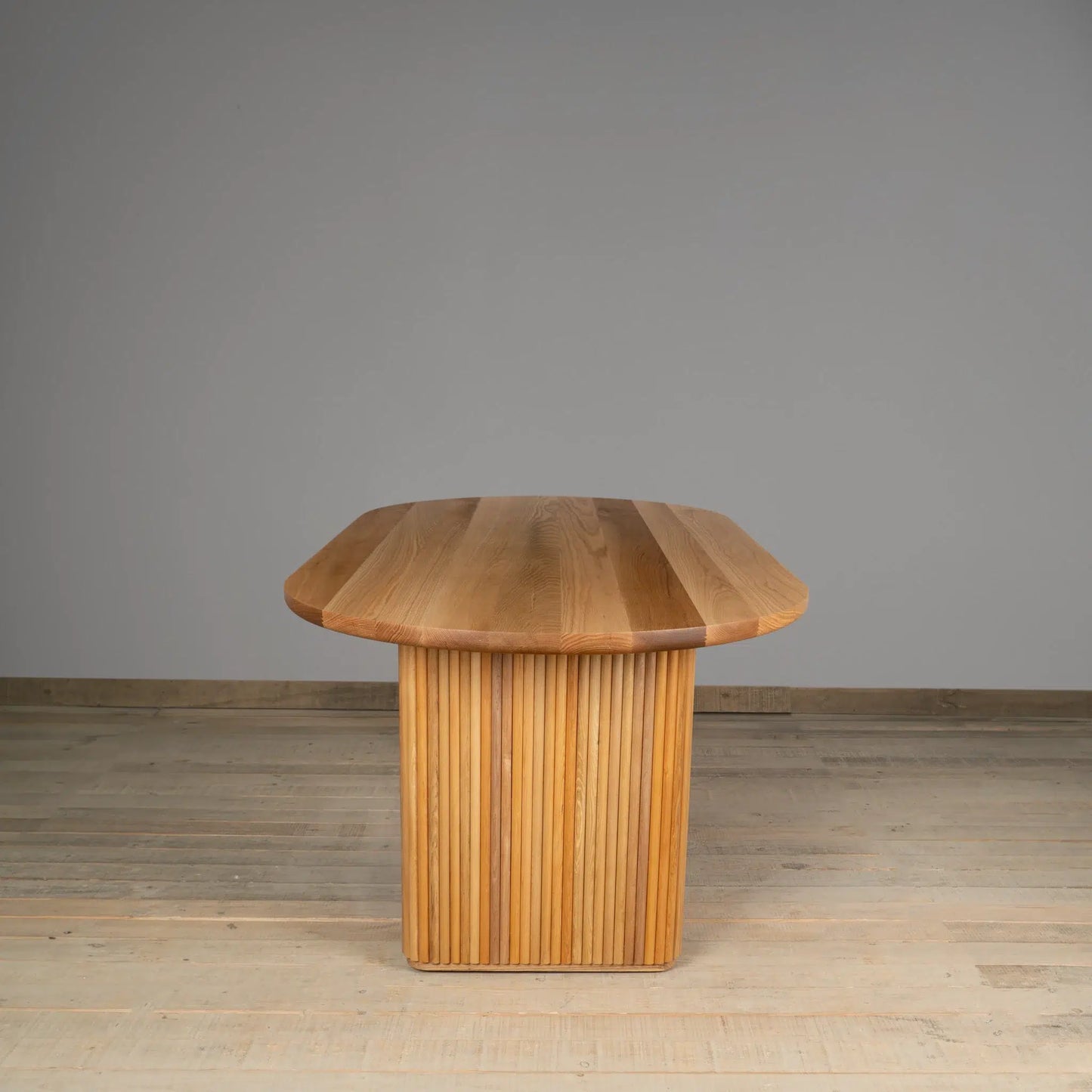 Mesa de comedor Vallerano en Madera Nativa Solida hecho en Chile