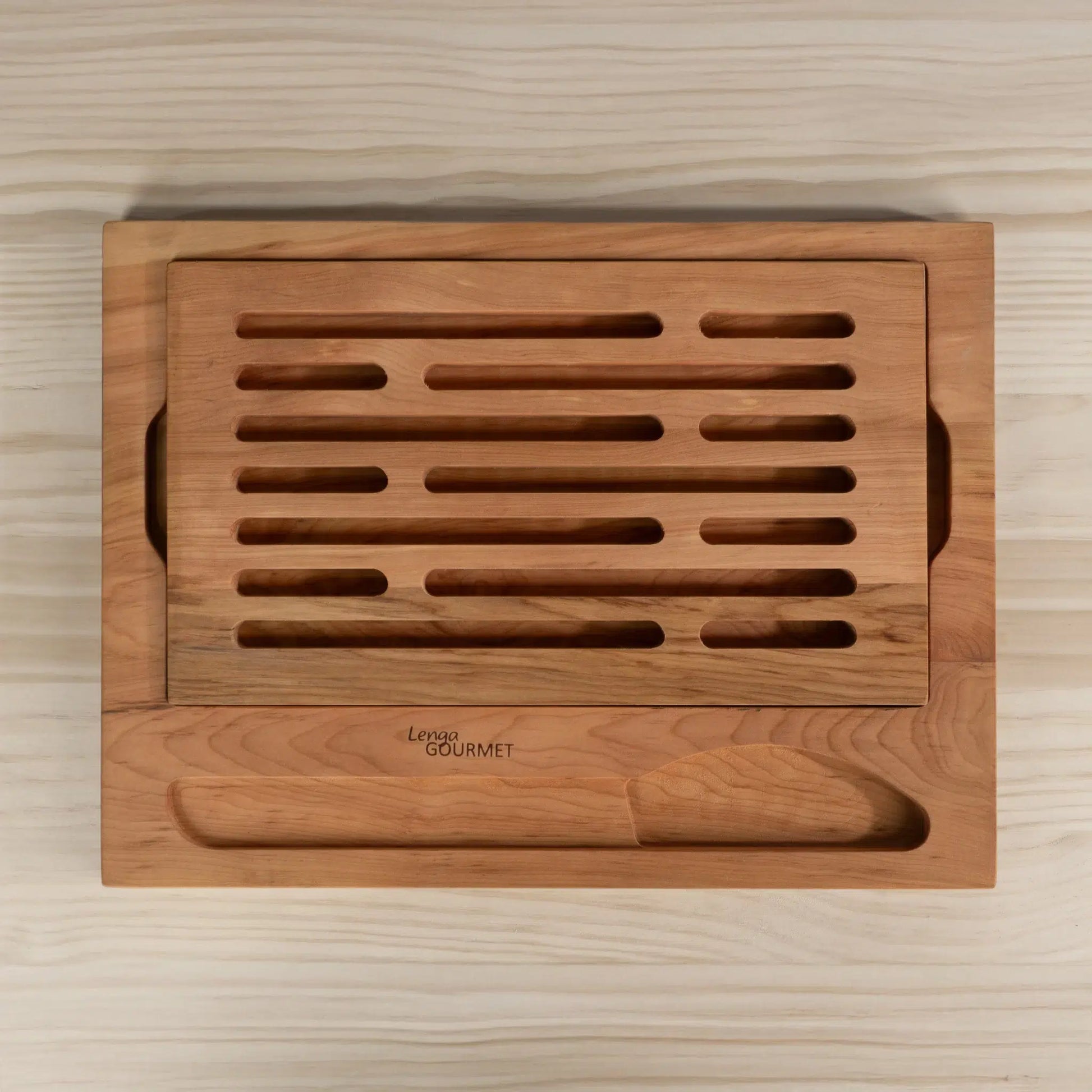 Tabla de cortar pan en Lenga NAtiva hecho en Chile