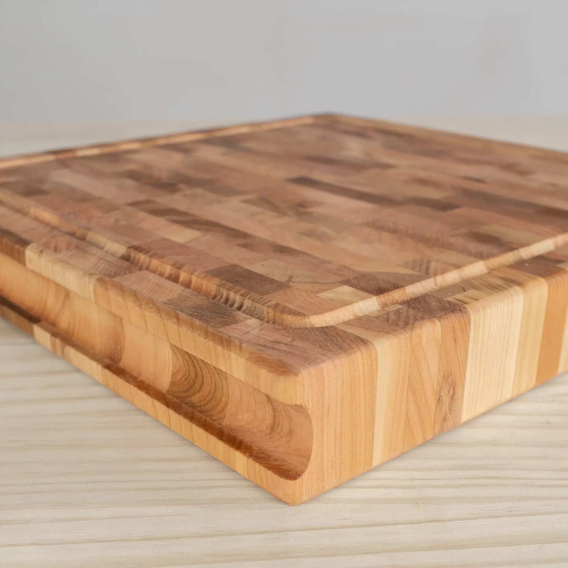 tabla mediana en Lenga Nativa hecho en Chile